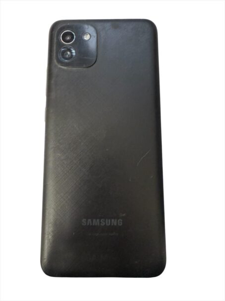 Telefono Reacondicionado Samsung A03, 64GB- Negro- INCLUYE CABLE TIPO C