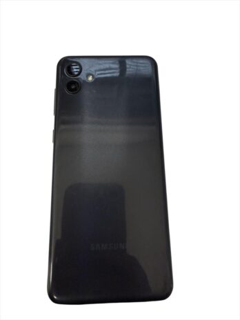 Telefono Reacondicionado Samsung A04, 64GB- Negro. INCLUYE CABLE TIPO C